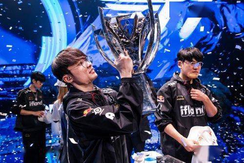 夺冠引发热议!,Faker在塞尔维亚队比赛中最后时刻胜出观众掌声雷动 夺冠引发热议!,Faker在塞尔维亚队比赛中最后时刻胜出观众掌声雷动