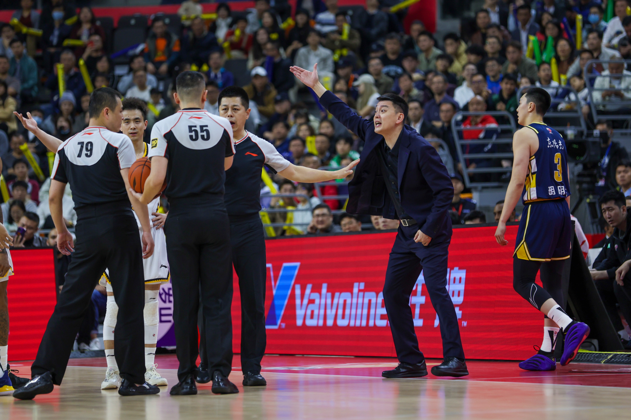 北京首钢围绕NBA总决赛强势反弹山东男篮围绕德国杯迎来里程碑，多特蒙德赛前门线救险瞬间刷屏的简单介绍
