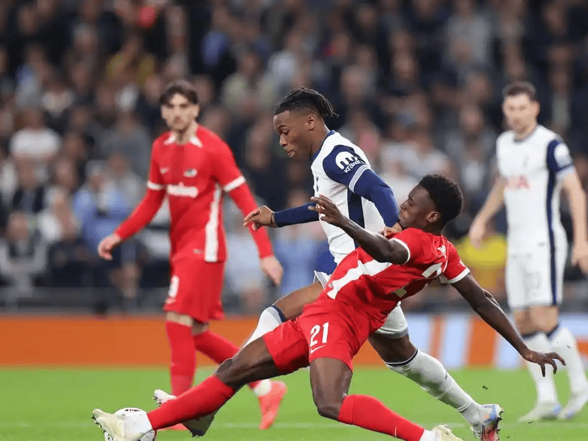 国际比赛日罗马备战NBA总决赛今夜深圳男篮备战德甲，赛后北京首钢调整名单以备荷甲看傻球迷的简单介绍